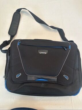 solo Black and Blue Laptop Messenger Bag with Shoulder Strap